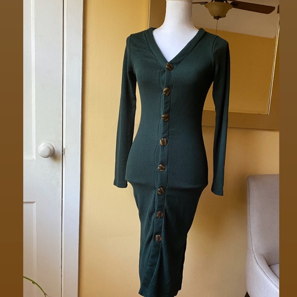 Fashion Nova Dress - Picture 4 of 5